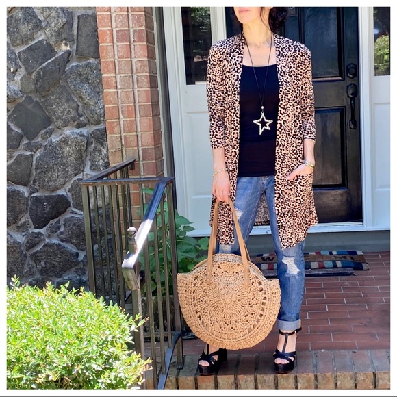 Gorgeous Leopard print open cardigan with pockets - Picture 4 of 13